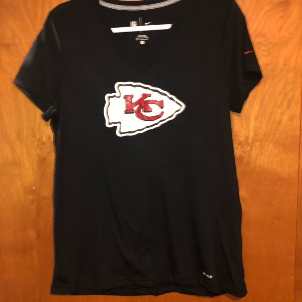 WOMEN Nike Kansas City chiefs V neck T-shirt M tee